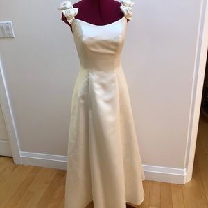 Beautiful Alfred Sung Ivory Satin Wedding/Bridesmaid Gown with Rosettes Sz 4,